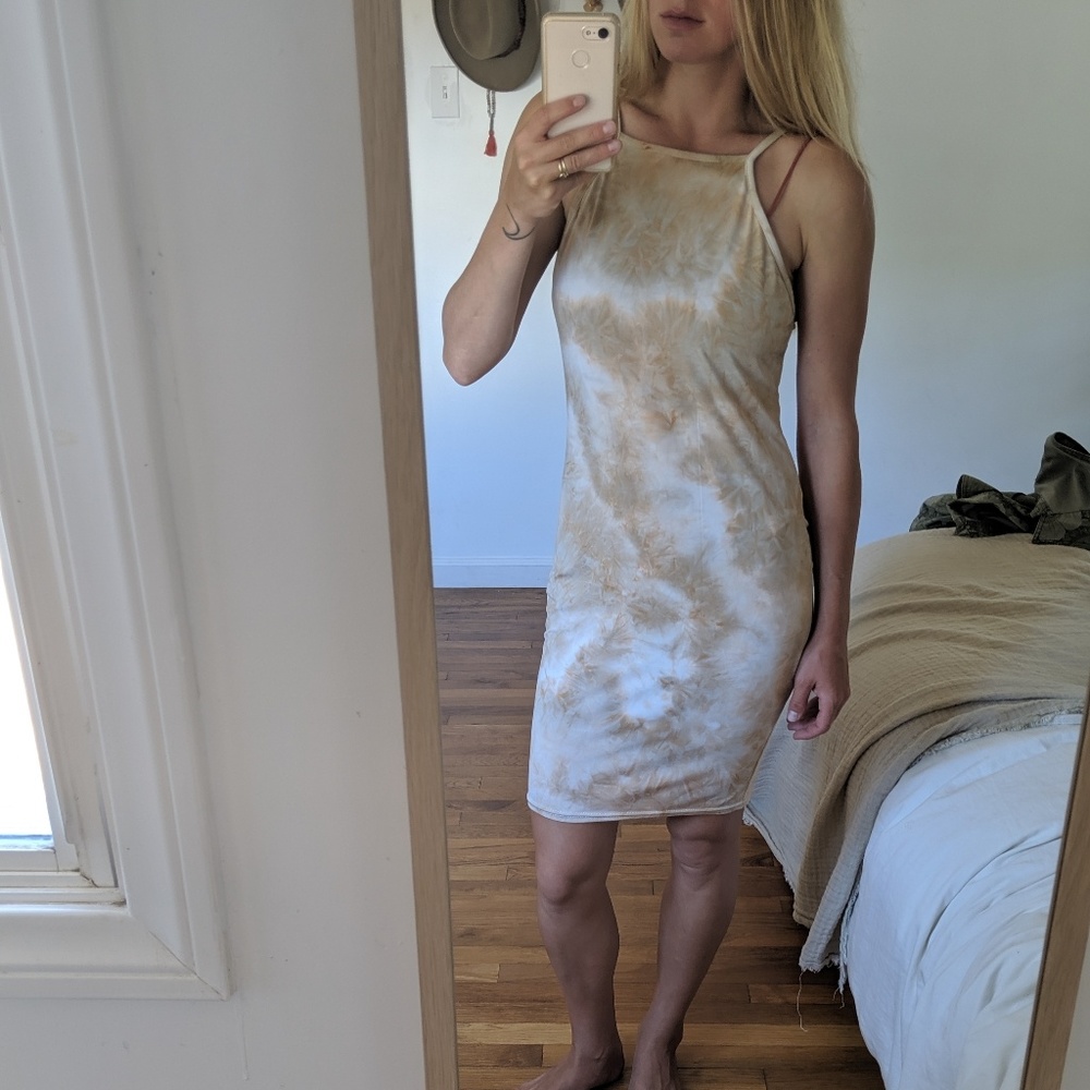 SOLD Tie dye dress - Picture 3 of 3